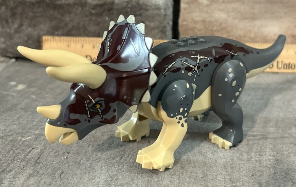 2010 LEGO Triceratops Jurassic Park Dinosaur